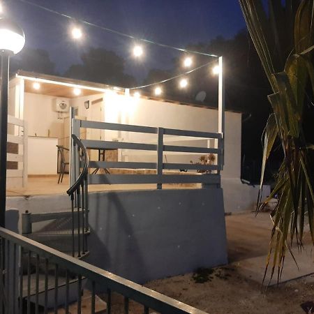 Casa Vacanze Leonardo ペスキチ エクステリア 写真