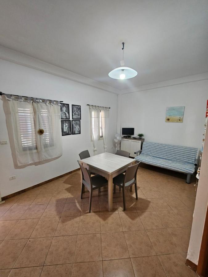 Casa Vacanze Leonardo ペスキチ エクステリア 写真