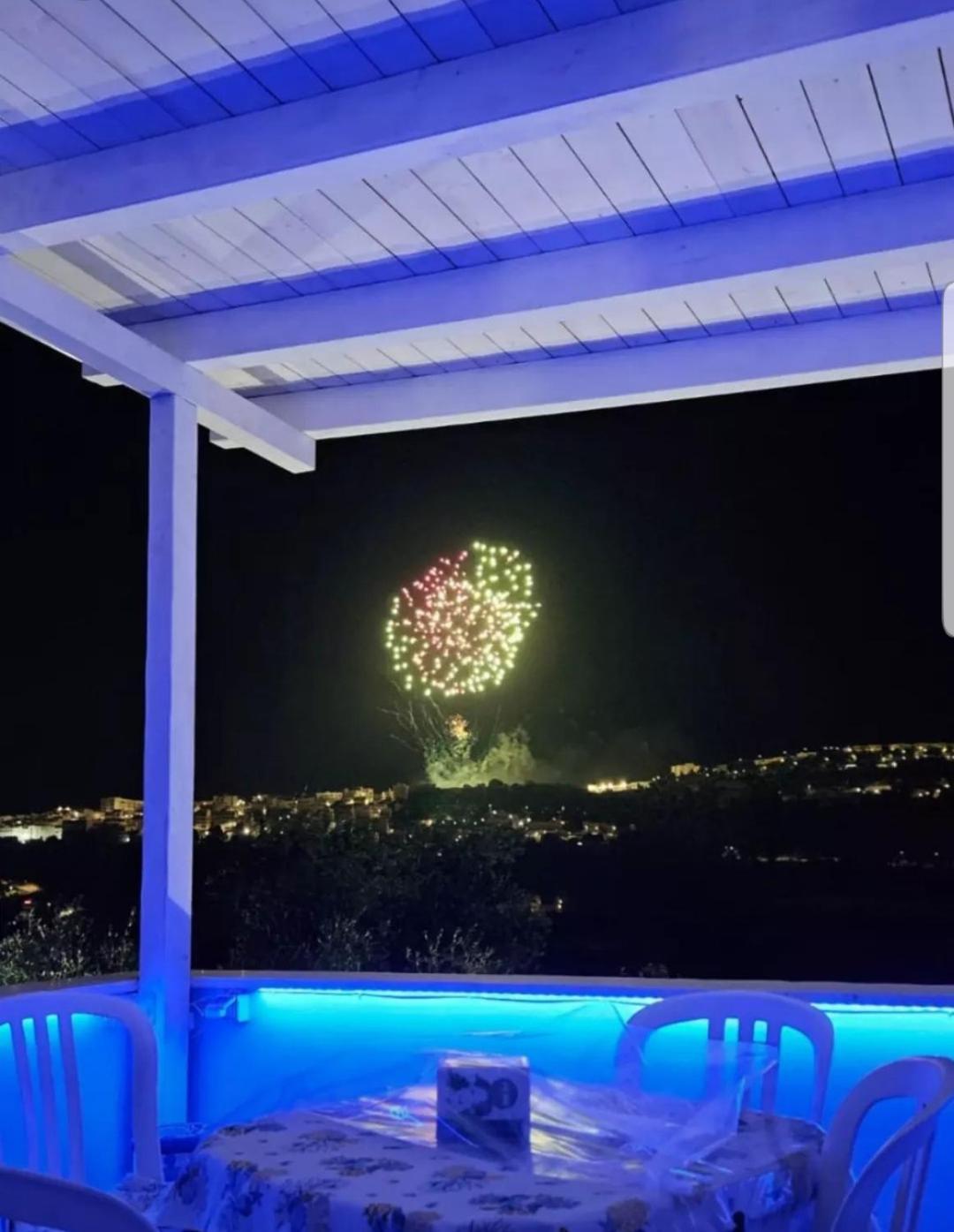 Casa Vacanze Leonardo ペスキチ エクステリア 写真