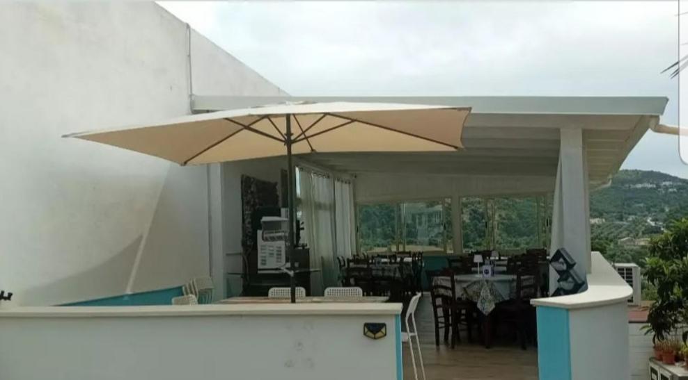 Casa Vacanze Leonardo ペスキチ エクステリア 写真